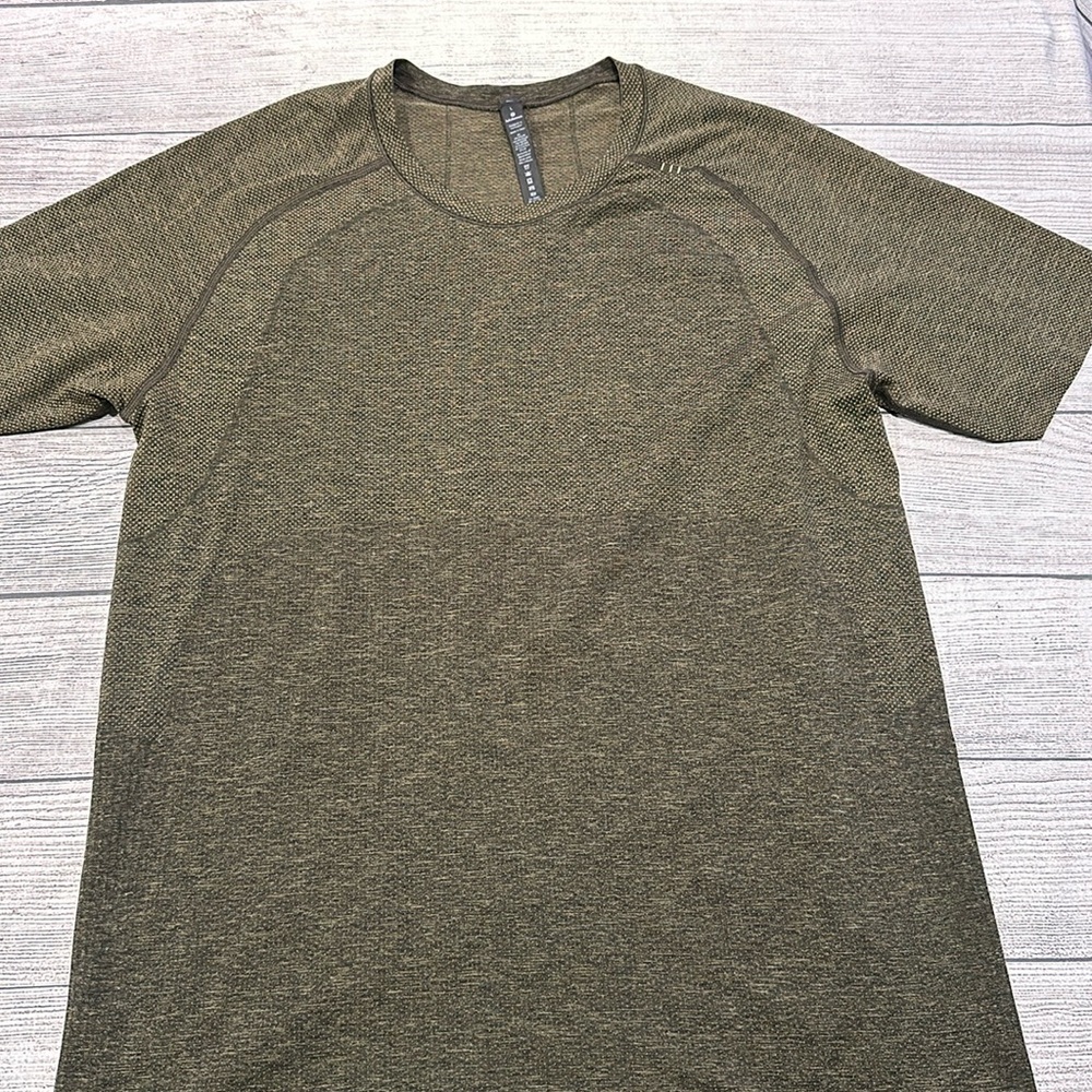 🍋Men’s Lululemon Vent Tech short sleeve tee🍋